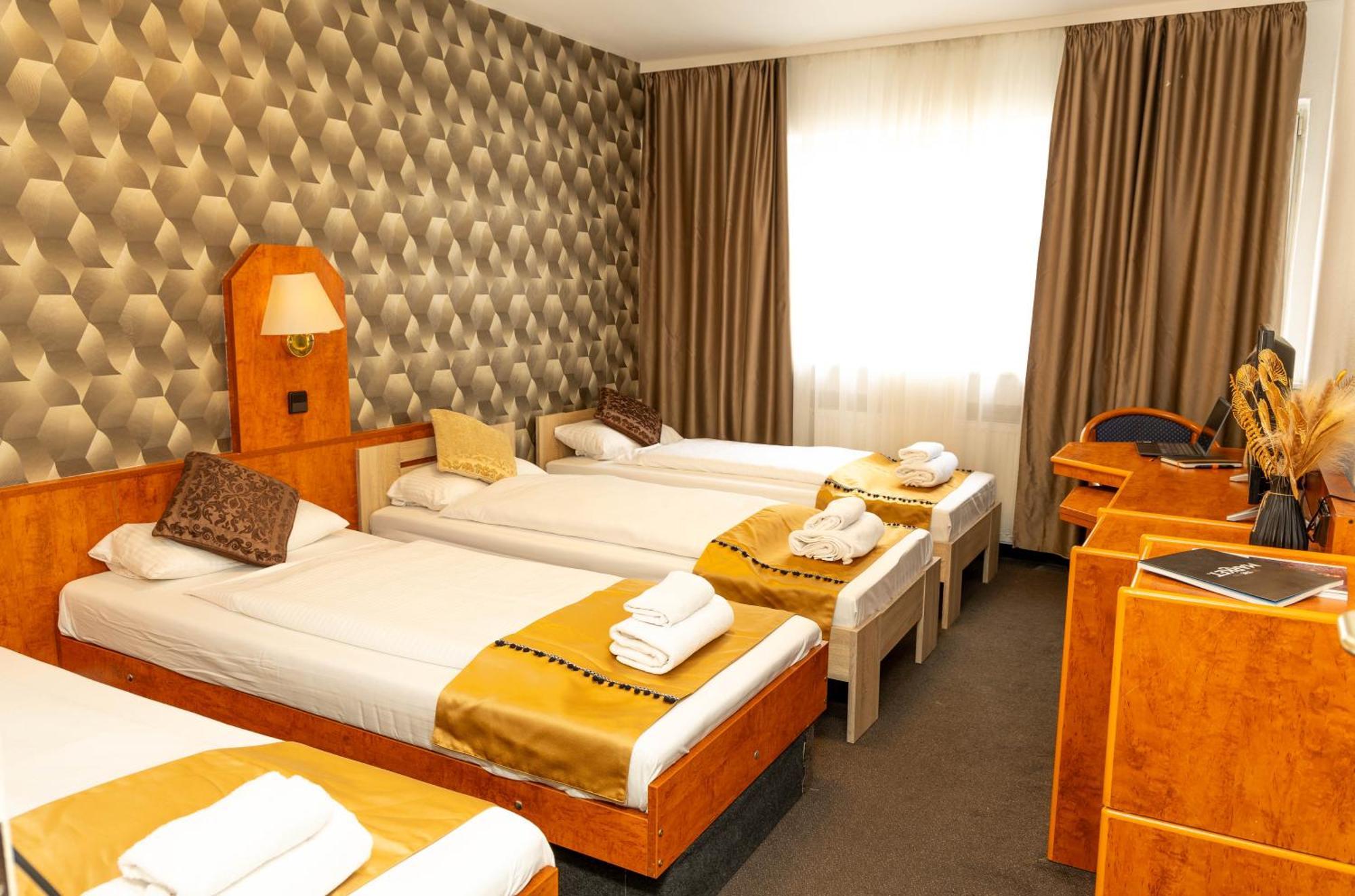 Hotel Rossija Frankfurt am Main Exterior photo