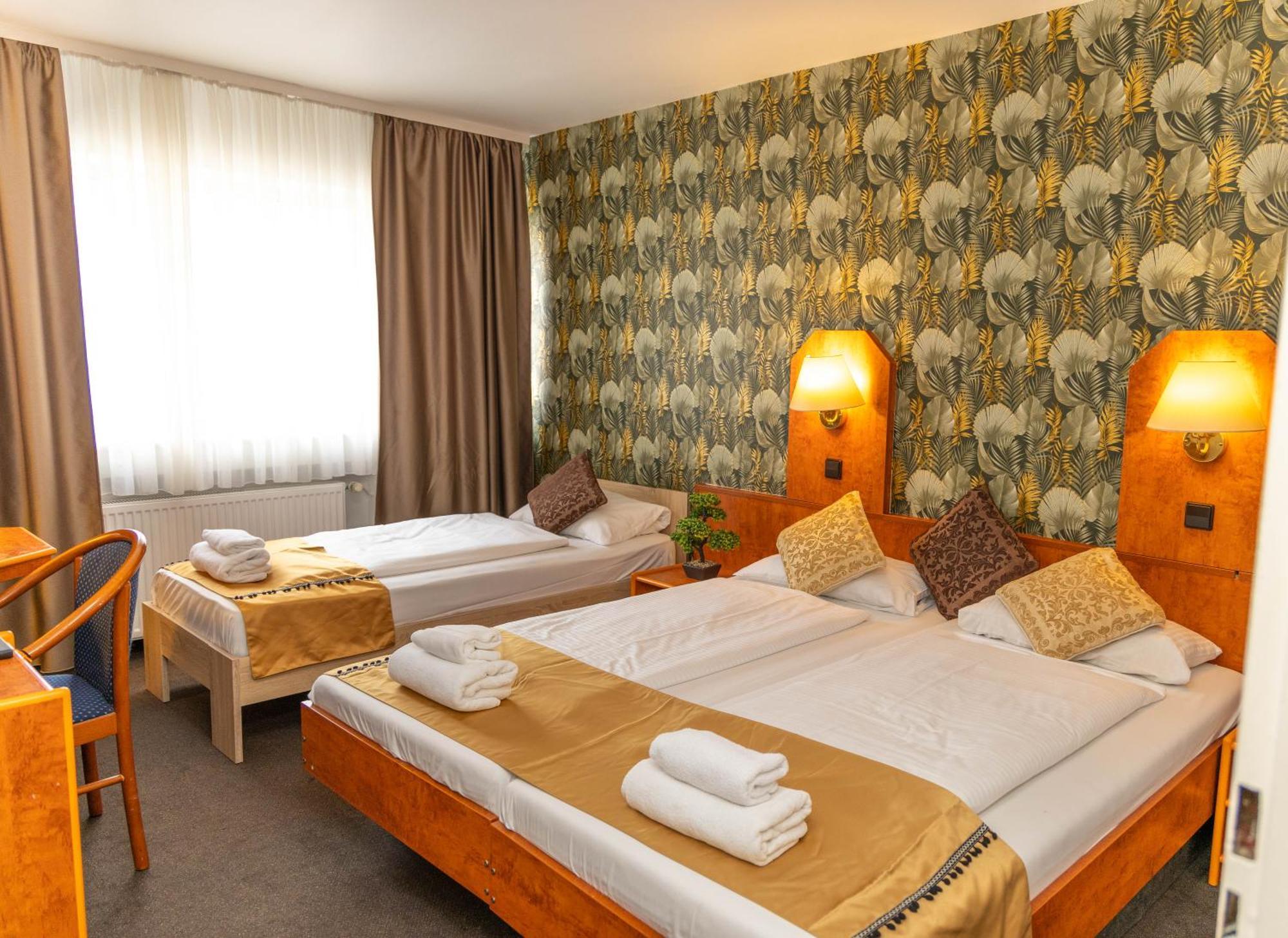 Hotel Rossija Frankfurt am Main Exterior photo