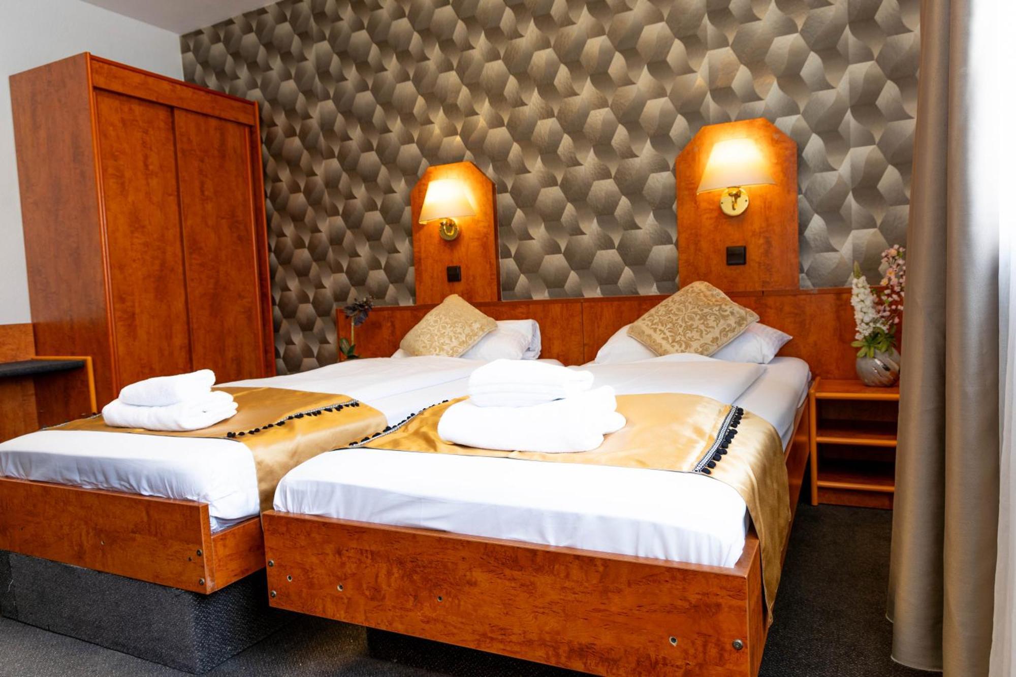 Hotel Rossija Frankfurt am Main Exterior photo