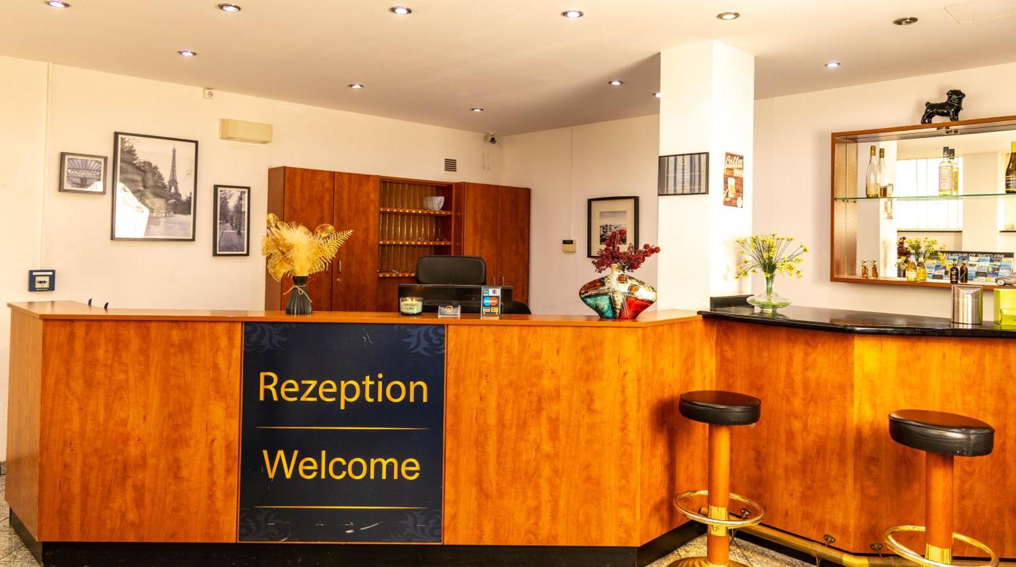 Hotel Rossija Frankfurt am Main Exterior photo